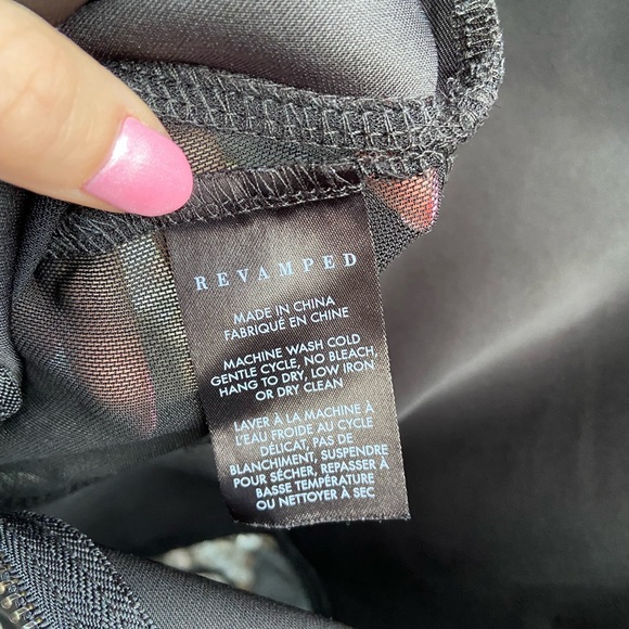 Revamped zip up long sleeve - Picture 7 of 8